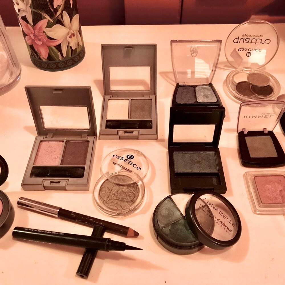 BRAND NAME EYE MAKEUP great for hazel/green eyes, liners, blush.